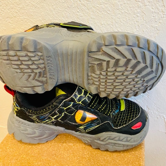 Sketchers Size 13 Sketch-o-saurus Air-cooled Memory Foam Sneakers - Picture 2 of 3